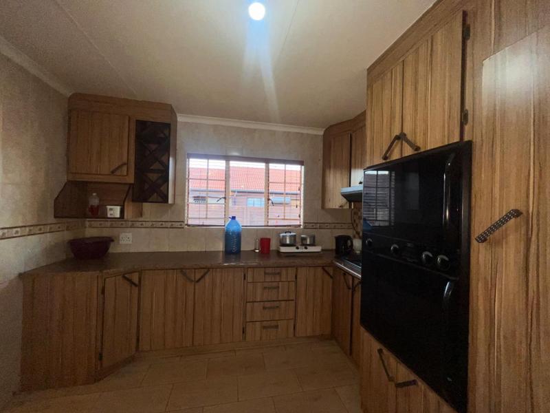 To Let 3 Bedroom Property for Rent in Kathu Northern Cape